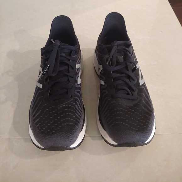 New Balance Women's W860B11 - Picture 2 of 11